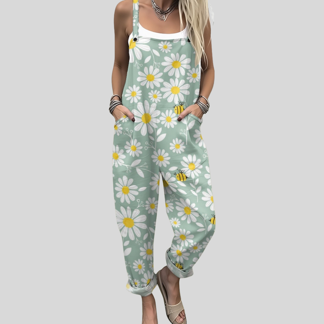 Salbeigrüne Latzhose mit Margeriten von Stefanie Berlin