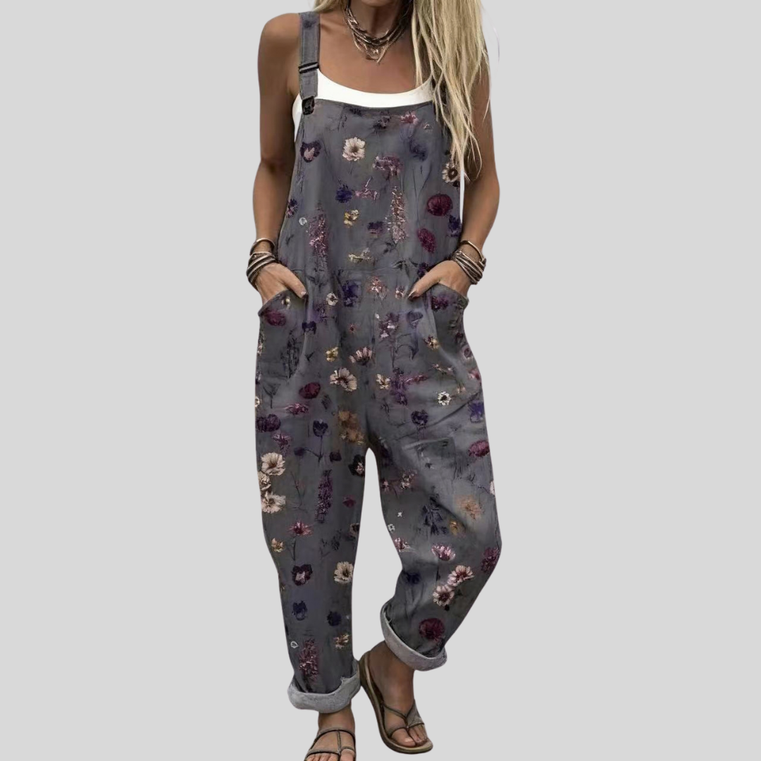Graue Latzhose mit bunten Blümchen von Stefanie Berlin