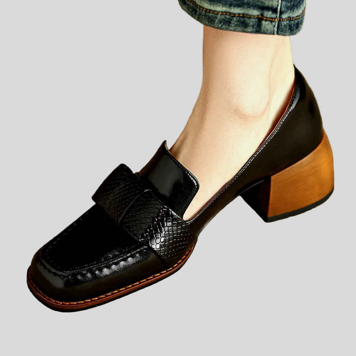 Contessa Loafer mit Knoten von Stefanie Berlin