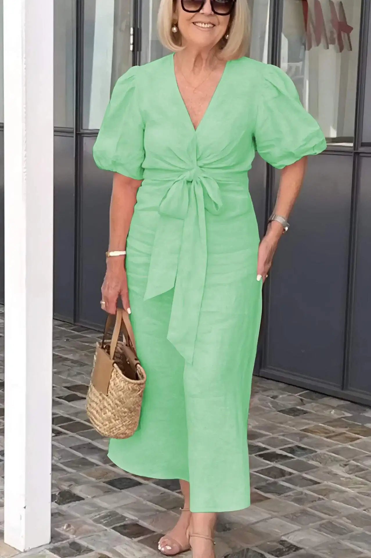 Laura | Elegantes Midi-Kleid mit V-Ausschnitt - Ansicht 9