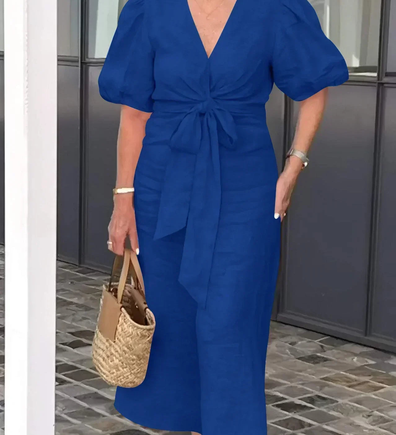 Laura | Elegantes Midi-Kleid mit V-Ausschnitt - Ansicht 10