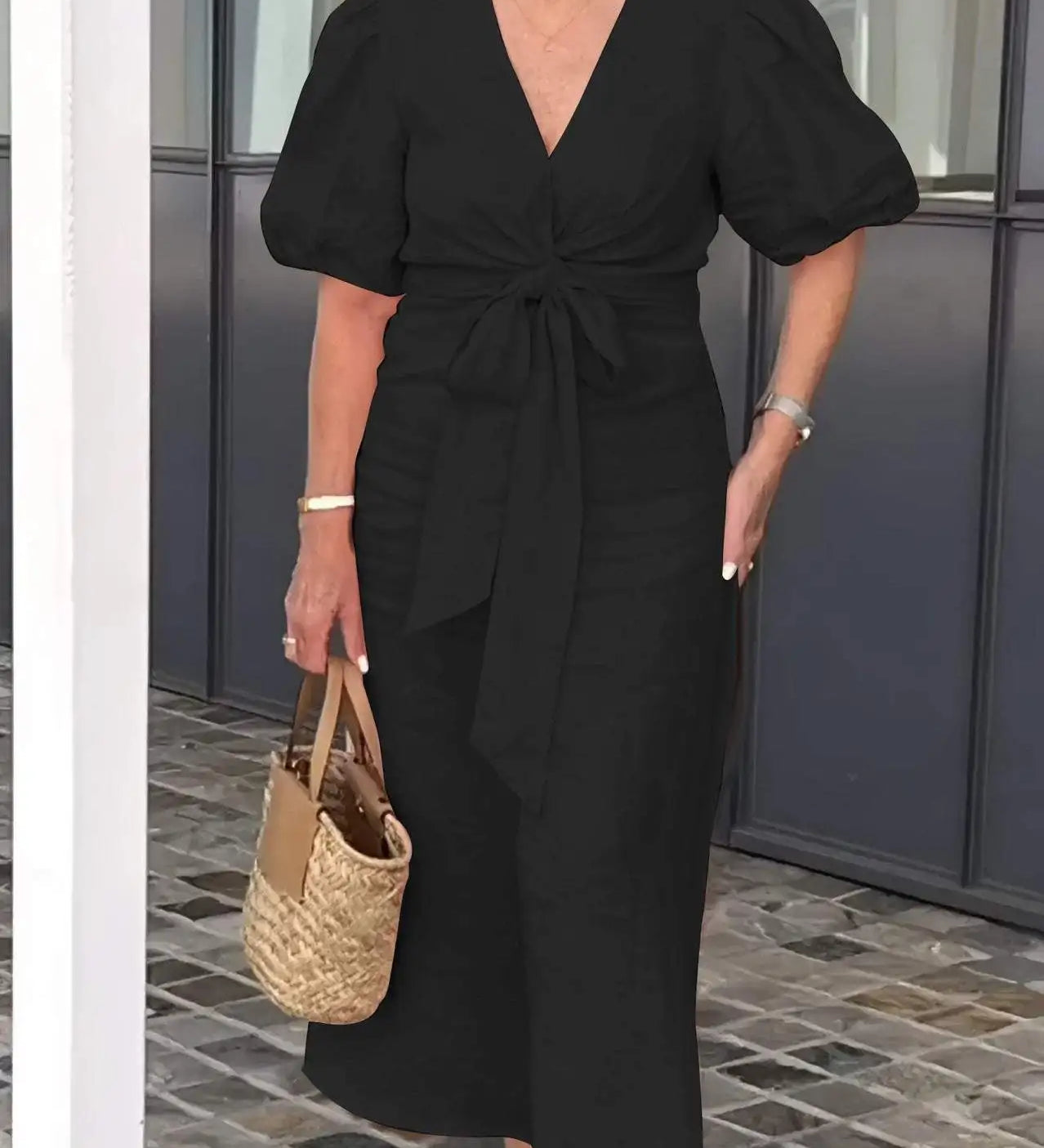 Laura | Elegantes Midi-Kleid mit V-Ausschnitt - Ansicht 6